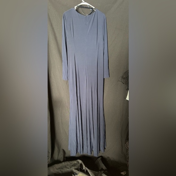 MAC DUGGAL 49504 NWT Front Twist Long Sleeve V-Neck Gown (Plus) - Picture 5 of 7